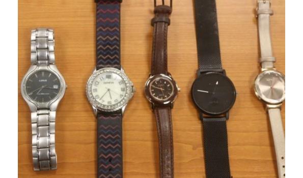 8 diverse horloges w.o. SEIKO, POLO CLUB, GENEVA, DKNY enz